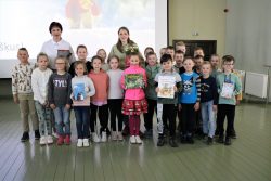 Jēkabpils 3.vidusskolas skolēni tiekas ar rakstnieci Lauru Vinogradovu