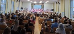 Mātes dienas koncerts "Mēs jums dāvinām prieku"