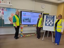 Mūsu pedagogi dalās pieredzē konferencē “Caurviju prasmes lietpratībai”